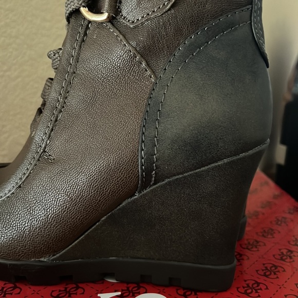 Guess Lanni Faux Fur  Wedges Boots. - Picture 5 of 7